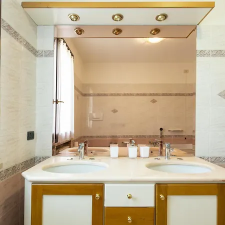 Villa Casa Arcoiris By Bookinggardalake *