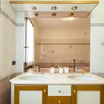 Villa Arcoiris By Bookinggardalake *
